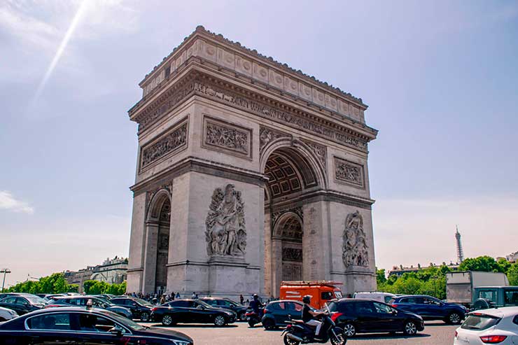 Paris, França, com crianças