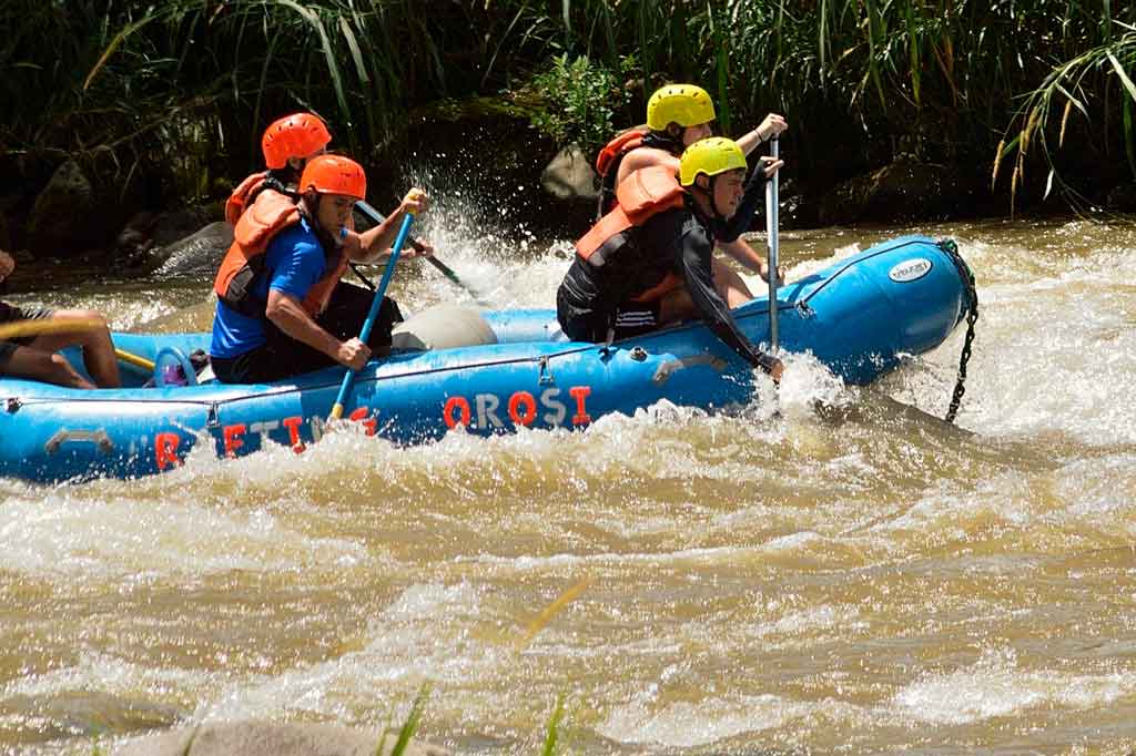 Rafting em turismo de aventura