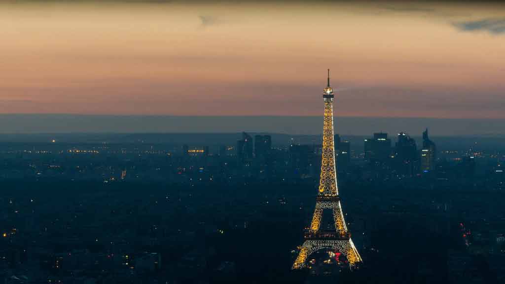 Paris à noite inverno e verão