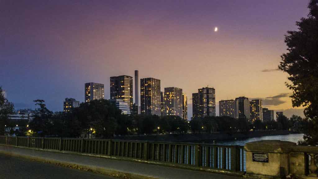 Visitar Paris à noite