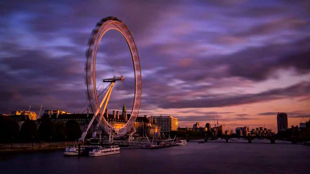 Roda gigante de Londres quantos metros tem