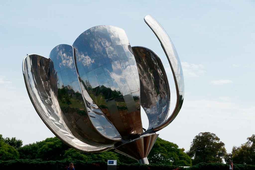 Pontos turísticos em Buenos Aires flor metalica