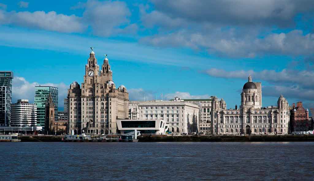 Cidade de Liverpool Pier Head