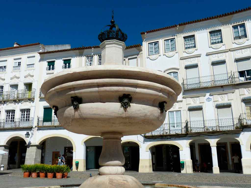 Évora Portugal praça do giraldo