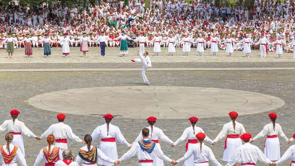 Pamplona Espanha historia e polemicas