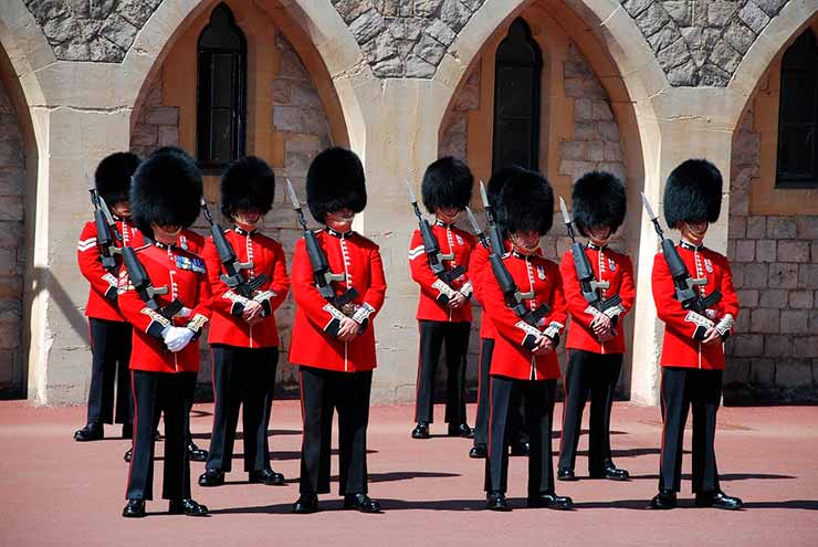 6. Cerimônia de troca de guarda Windsor Castle