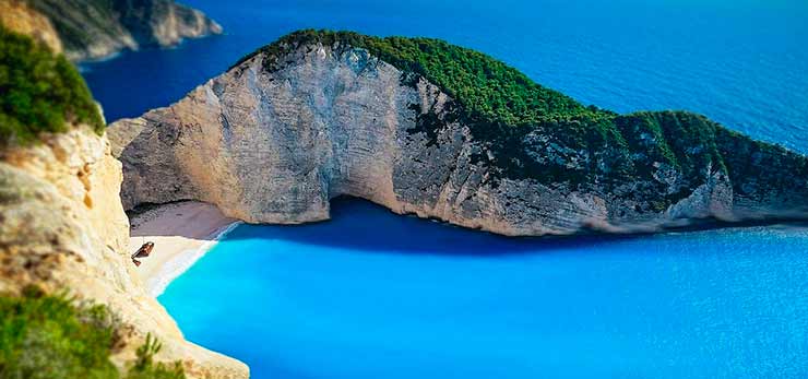 Mirante da Navagio Beach