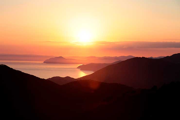 Em que região da Itália fica Cinque Terre?