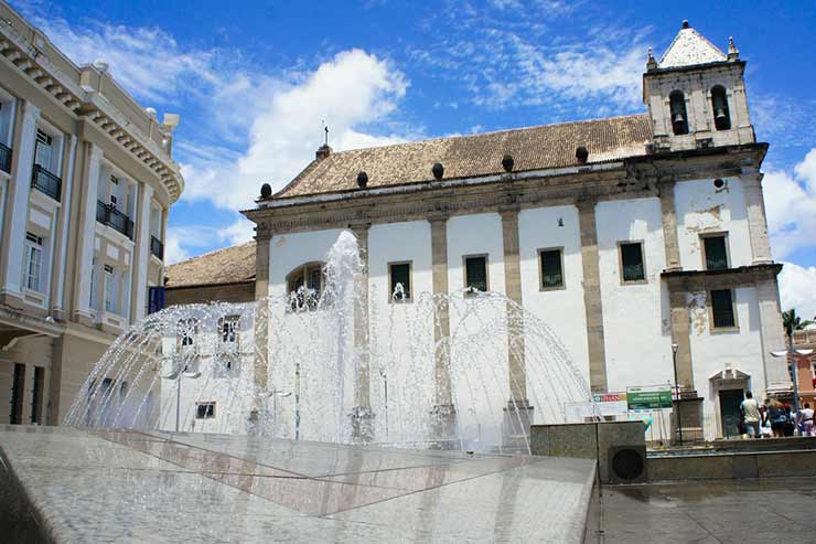 Onde fica Salvador?