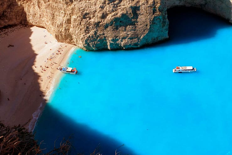 Qual é o melhor horário para visitar a Navagio Beach?