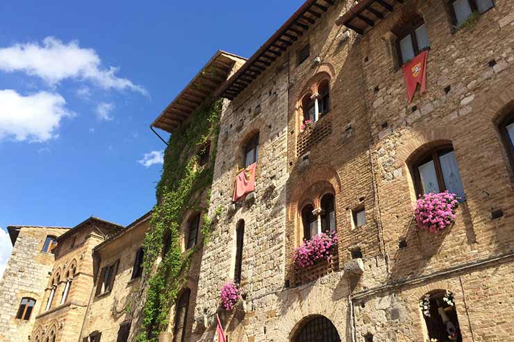 Onde fica San Gimignano?