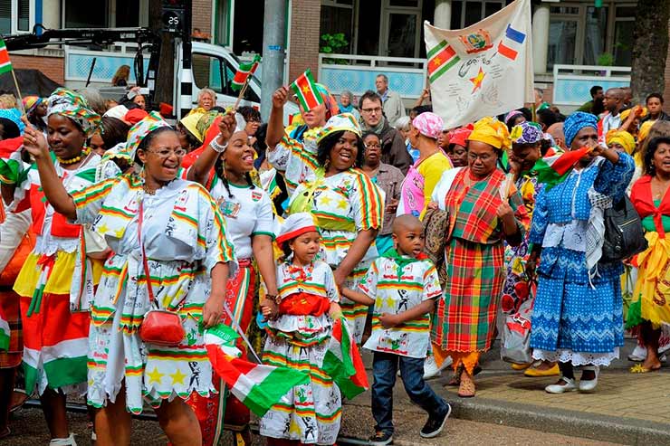 História do Suriname